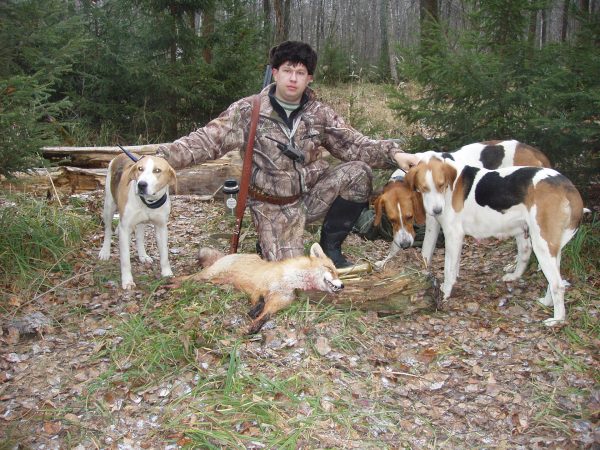 Охотник с пегими гончими и добычей